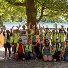 BST Volunteers take refuge from the sun in Hyde Park.